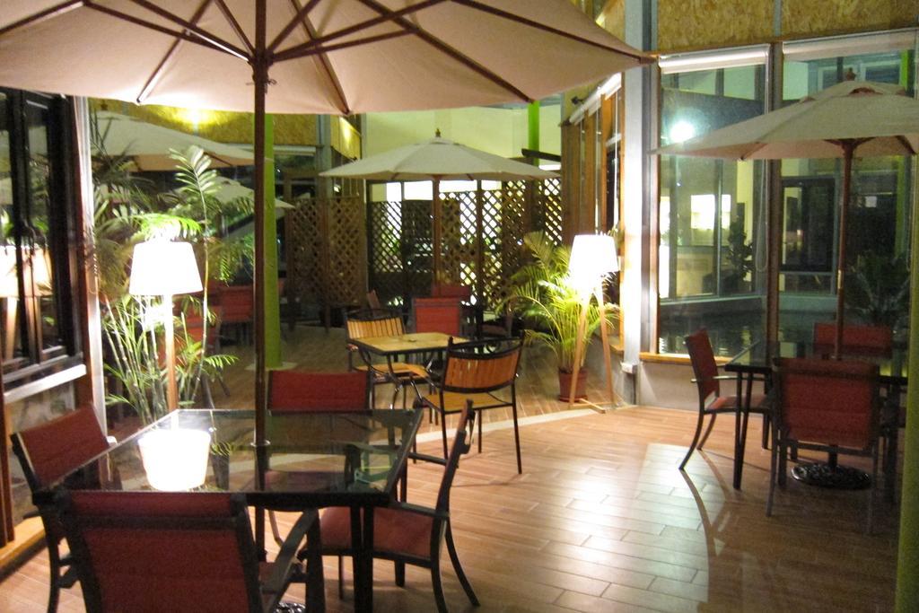 Green Willow House Fengshan  外观 照片